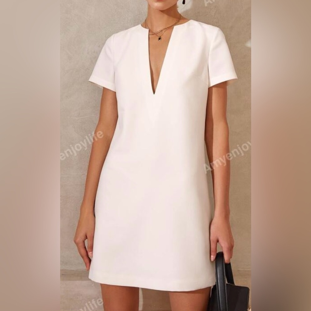 Chic White V-Neck Mini Dress